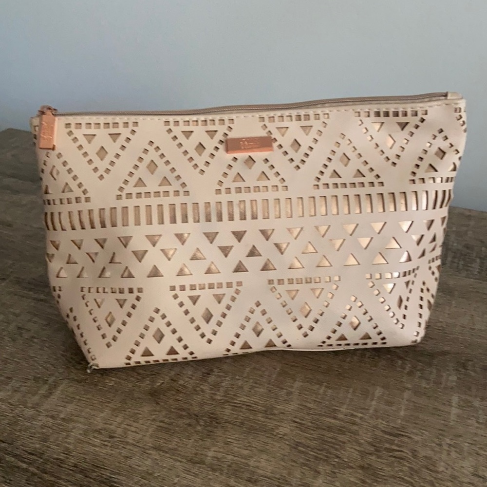 NEW Jones New York Blush/Gold Makeup Case, Large